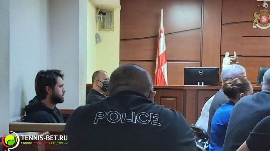Басилашвили обвиняется в избиении жены