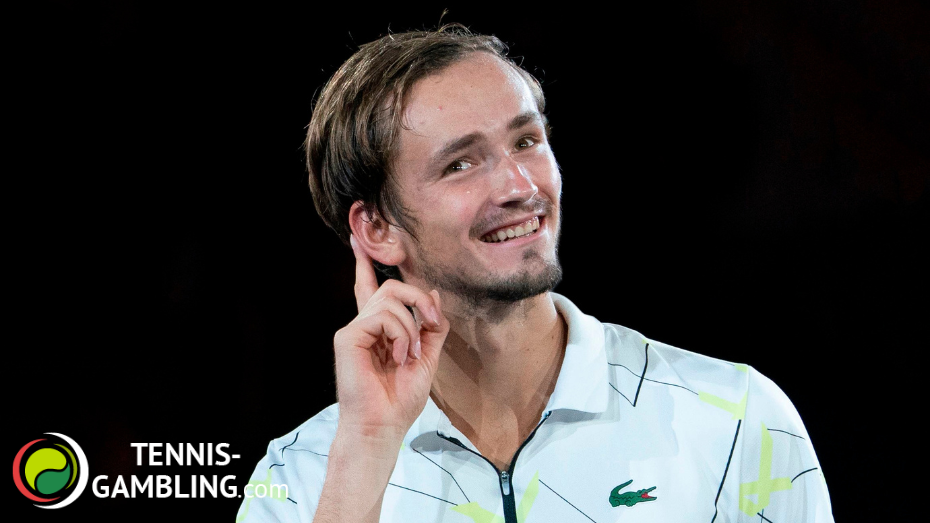 daniil-medvedev-s-ulybkoj-pered-sunshine-double